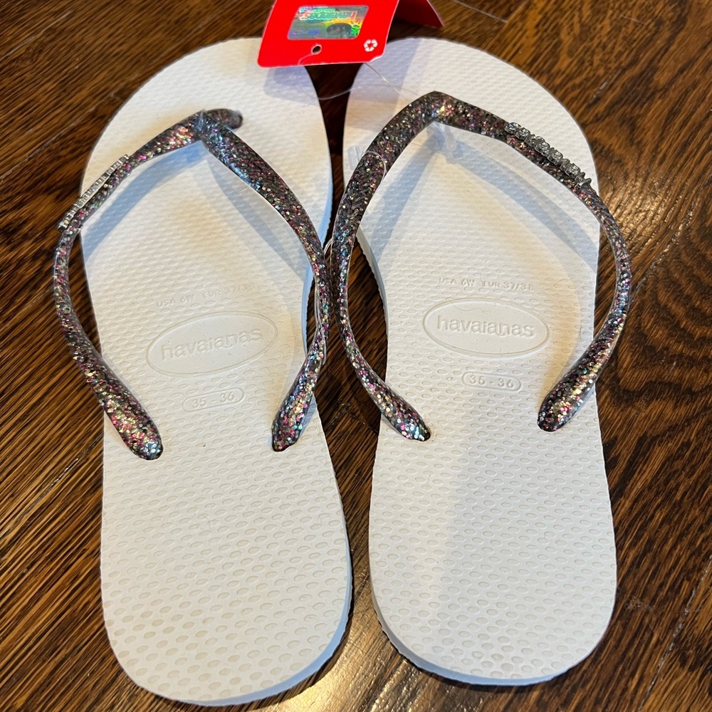 NWT havaianas flip flops